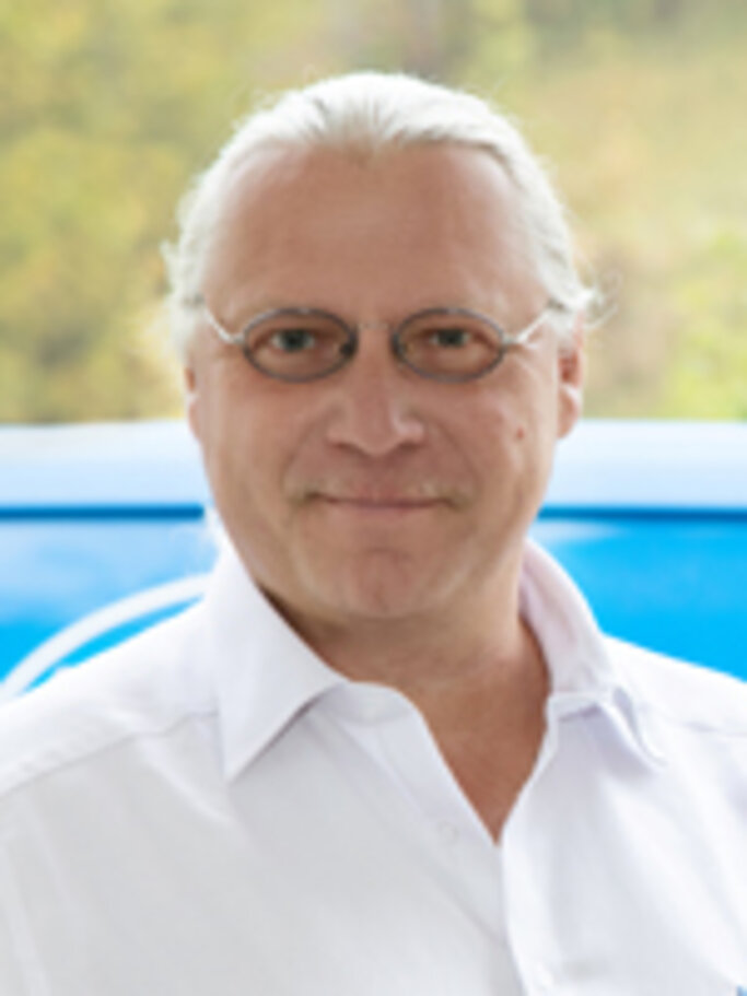 Oliver Neukam, Inhaber